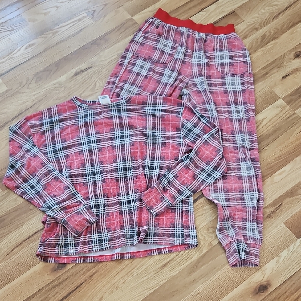 PINK Victoria's Secret Red Plaid Womens Pajama Set Holiday